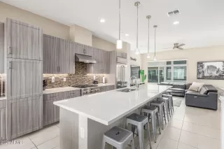 Photo #6: 7048110 Listing 